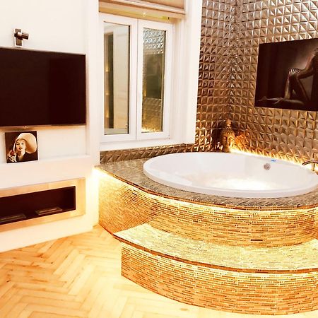 Budapest Eye Presidential With Jacuzzi & Sauna ภายนอก รูปภาพ
